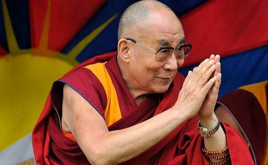 Comportamento abusivo de Dalai Lama com uma criança