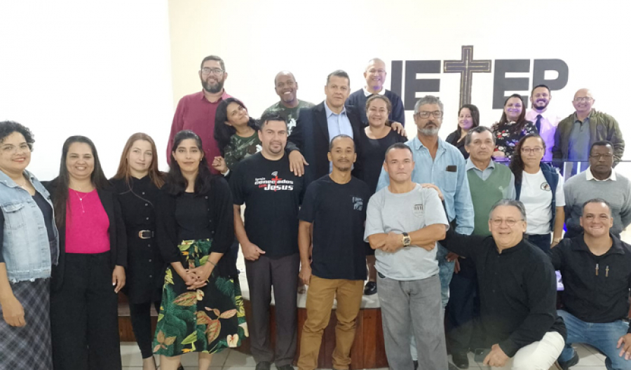 Evento Mesa da Comunhão reúne pastores evangélicos em Ubatuba