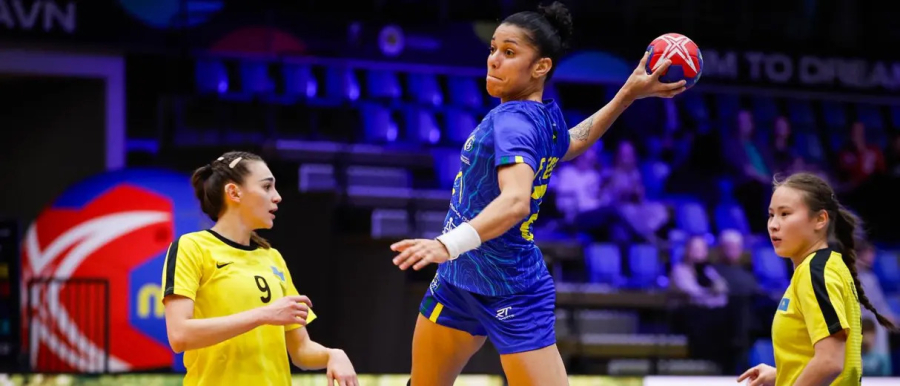 Handebol: Brasil avança no Mundial e aguarda rivais