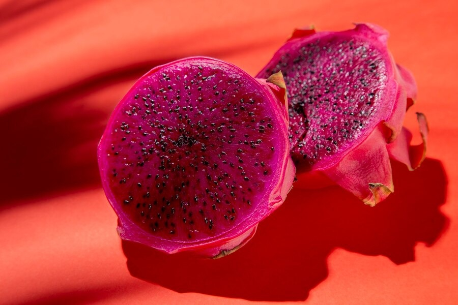 Pitaya solta o intestino? Descubra os benefícios e efeitos da fruta no sistema digestivo